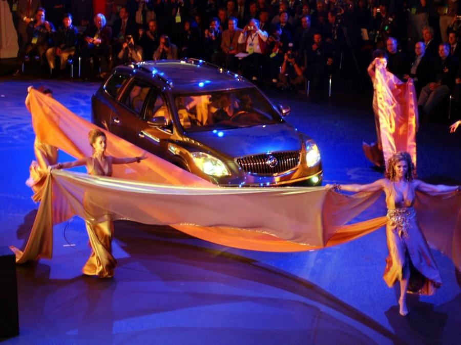  Buick Enclave Concept 2006 года  (фото 14 из 43)
